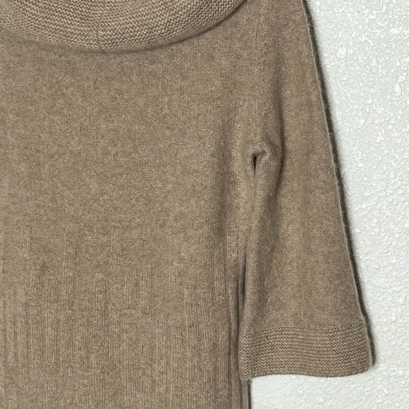Classiques Entier Atelier Tan Cashmere Turtleneck Sweater Sz XS - Picture 5 of 8